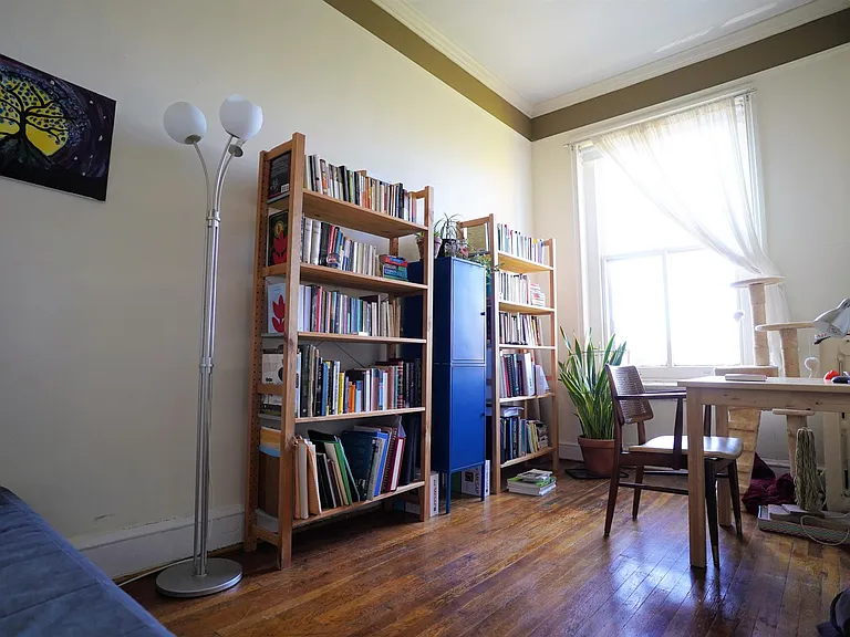 209 W Madison St #4 — Photo 14