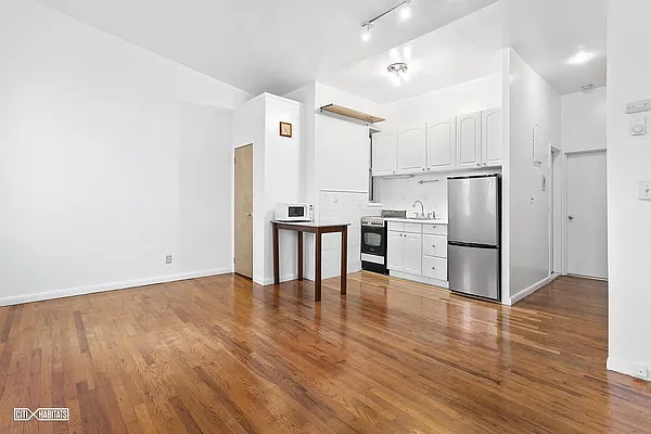 Rented by Citi Habitats | media 3