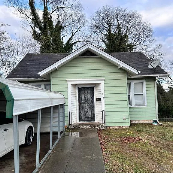 3433 Lansing Ave — Photo 1