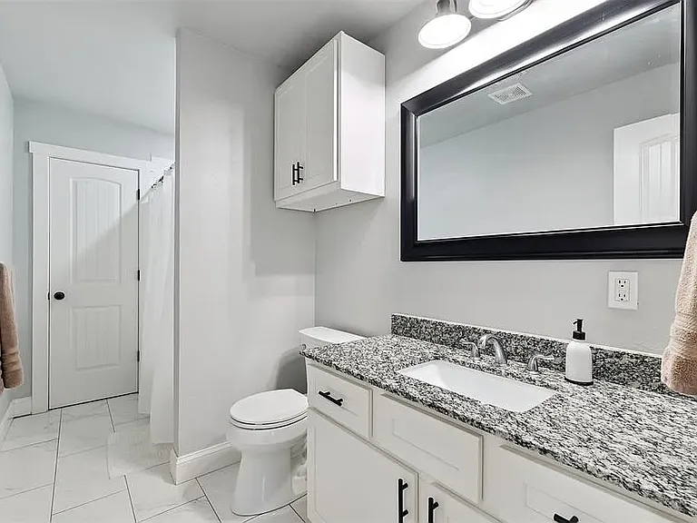 10609 N McKinley Ave — Photo 39