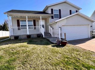 10302 N Schopp Ln, Peoria, IL 61615