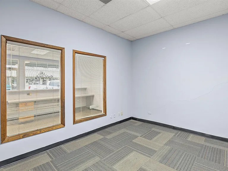 221 E Main St — Photo 16