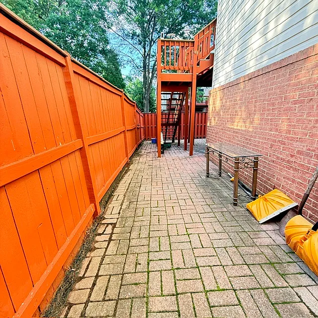 Willow Stream Ln