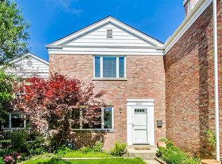 2670 Gross Point Rd, Evanston, IL 60201