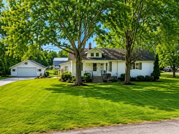 34480 Armada Ridge Rd, Richmond, MI 48062