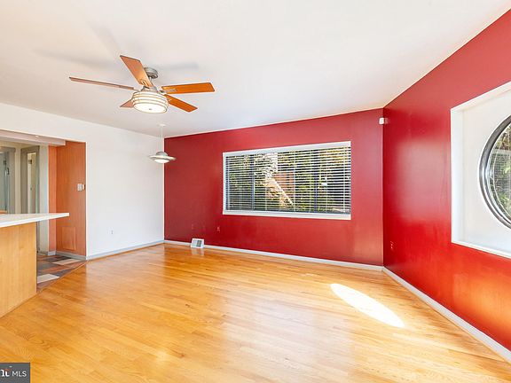 5th image of 4005 Woodland Ave
