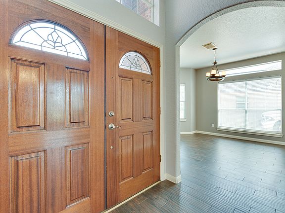 4th image of 3404 Glastonbury Dr