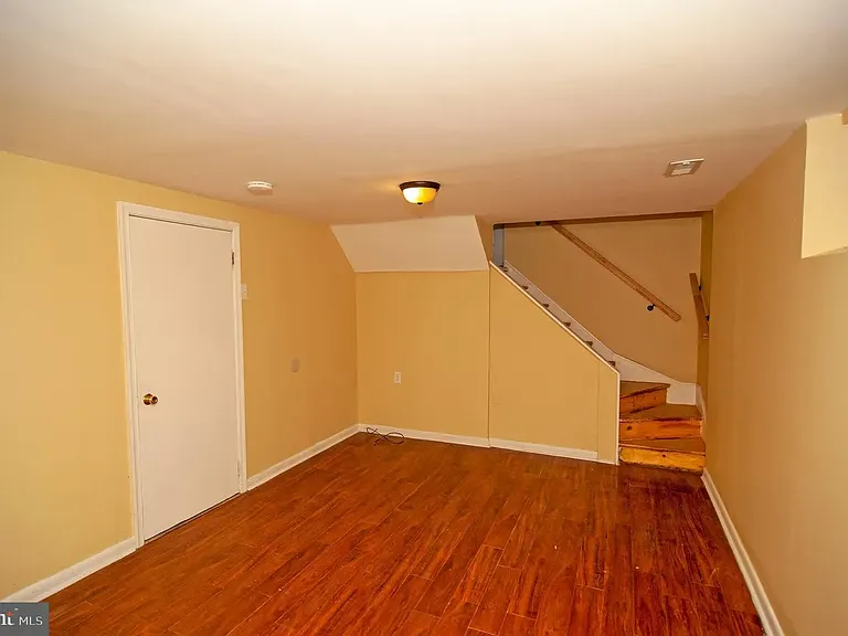 214 N Bradford St — Photo 16