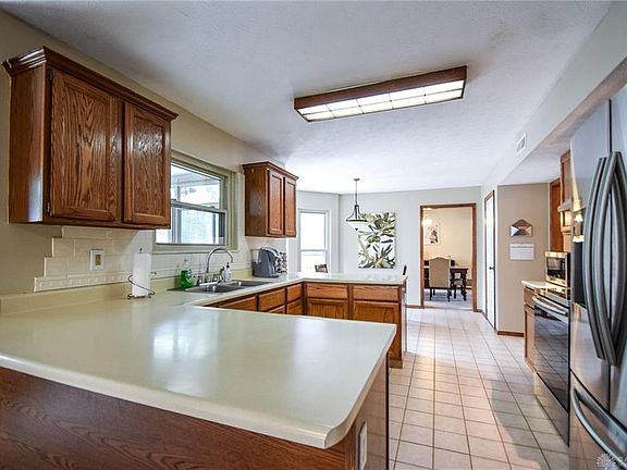 5th image of 8756 Deer Valley Dr