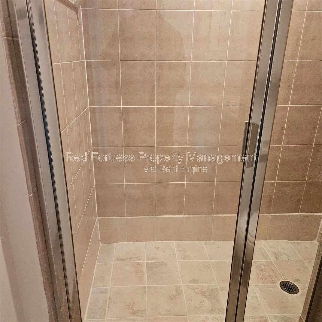 2 bed, 2.0 bath, 932 sqft, $1,299 — Photo 4
