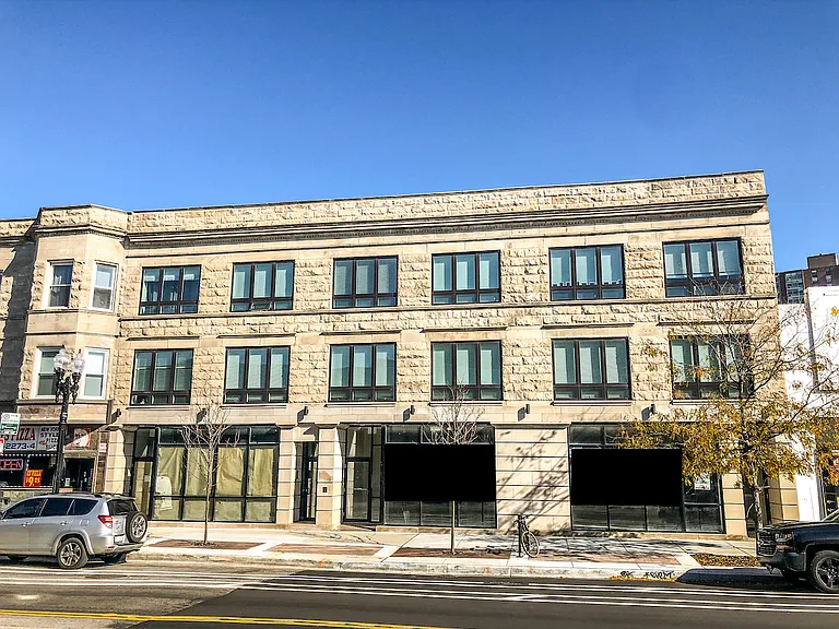 4639 N Broadway St #305 — Photo 13