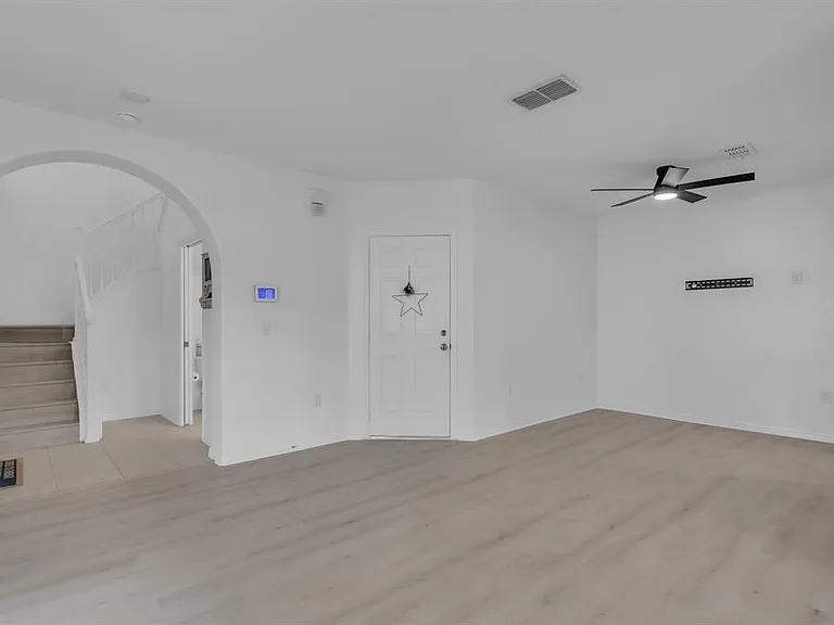 4210 Windsor Lake Cir — Photo 26