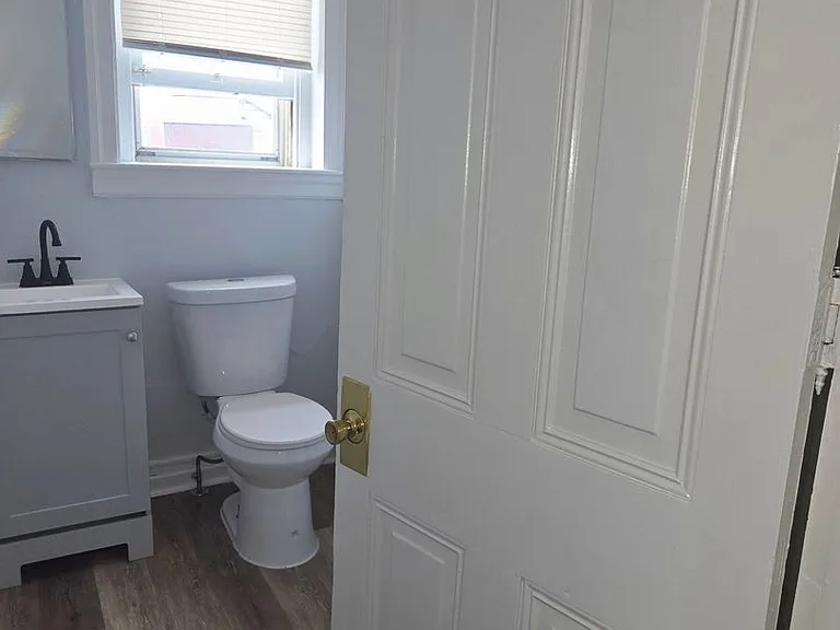 962 Hamilton St — Photo 8