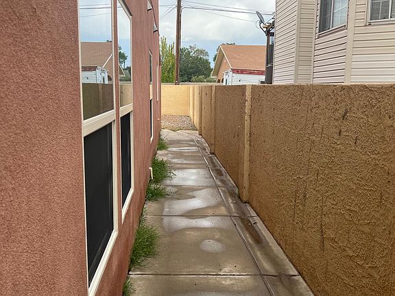 4th image of 3108 Corona Dr NW #B