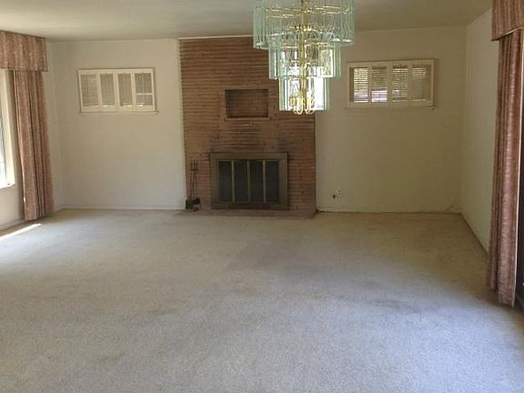 2nd image of 2959 Paloma St