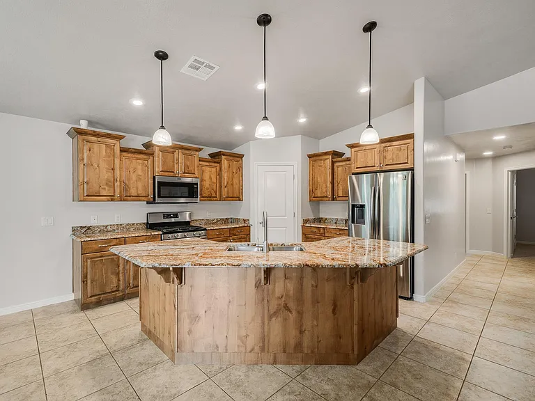 3945 S 20 E — Photo 9