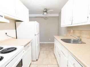 North Hill Manor, Calgary, AB T2E 1C1