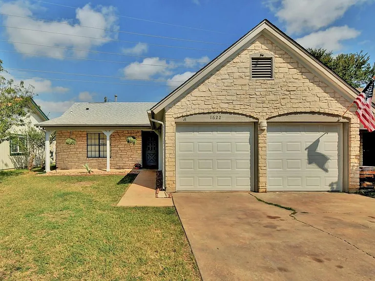 1622 Peachtree Valley Dr — Photo 4