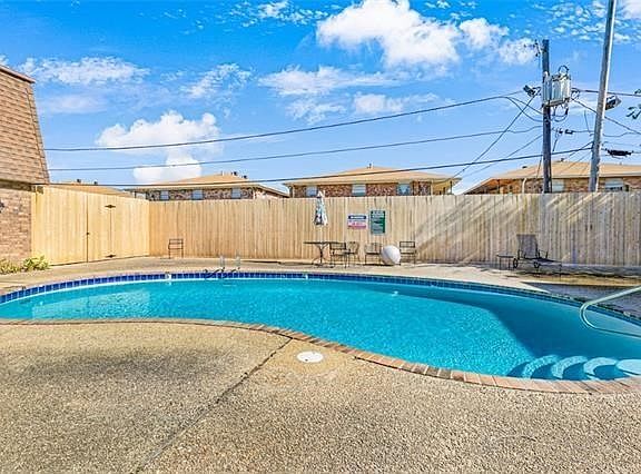 5th image of 4071 Division St #4071