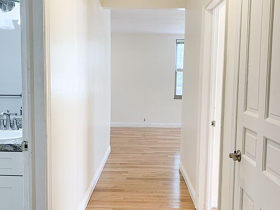 5th image of 825 Iroquois St #A1