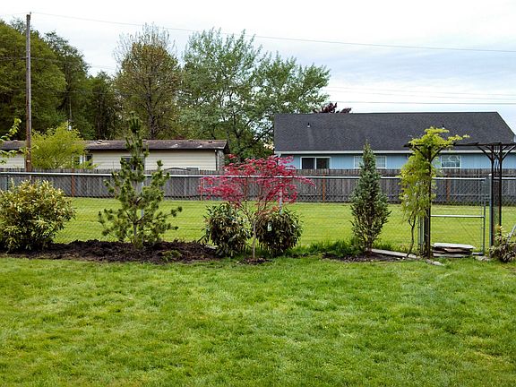 2nd image of 2705 NE 119th St