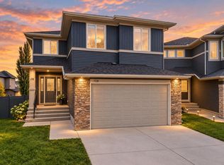 108 SW Kinniburgh Close, Chestermere, AB T1X0R8