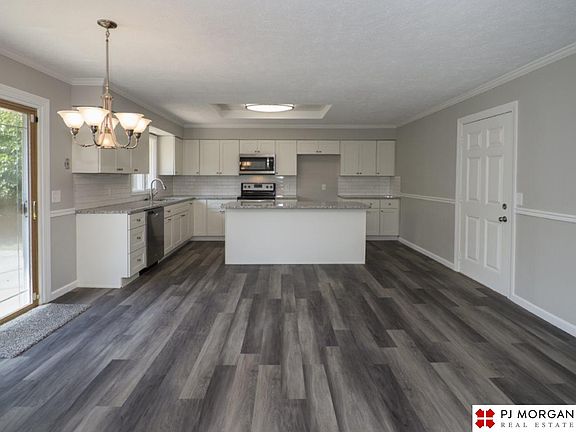 5th image of 14161 Corby St