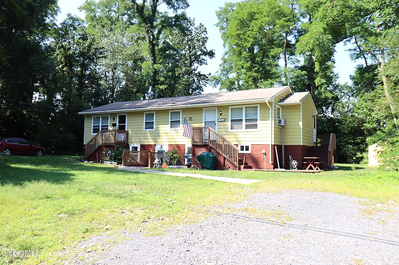 2nd image of 116 Agnes Avenue