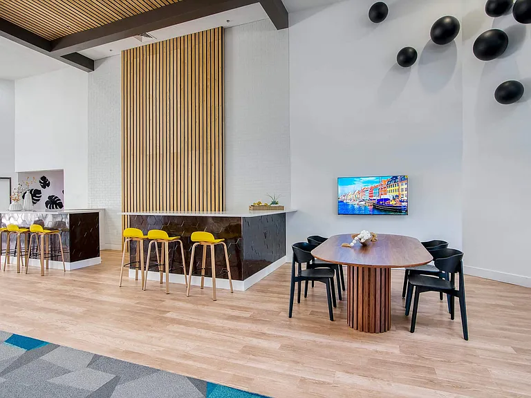 Presidio Palms Apartments — Photo 29