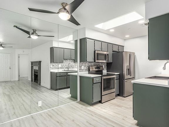 2nd image of 432 W Blackhawk Dr Unit 3