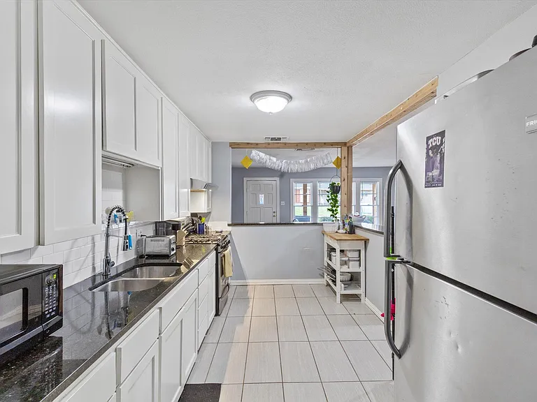 4228 Winfield Ave — Photo 7