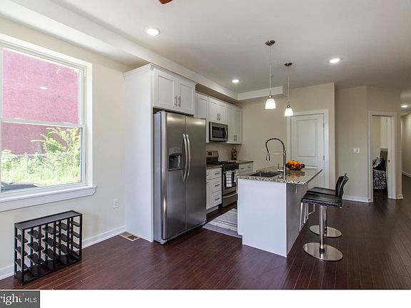 2nd image of 816 N 16th St Unit 1
