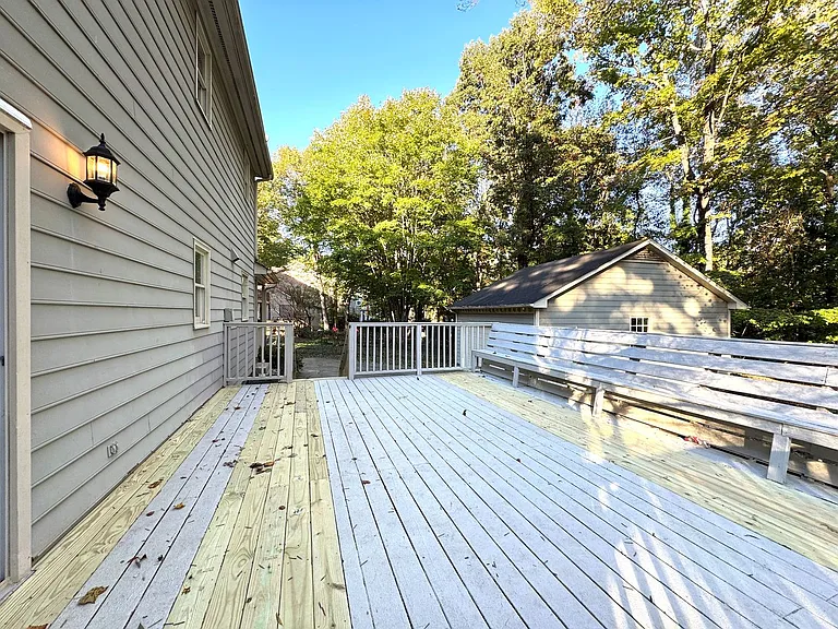 2015 Warwickshire Dr — Photo 23