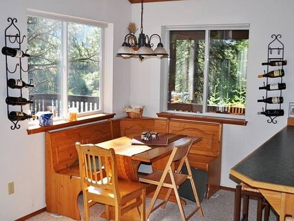 Breakfast nook