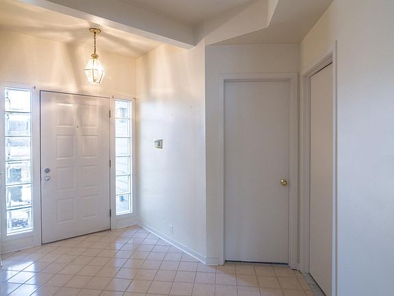 5th image of 26 Kreger Dr