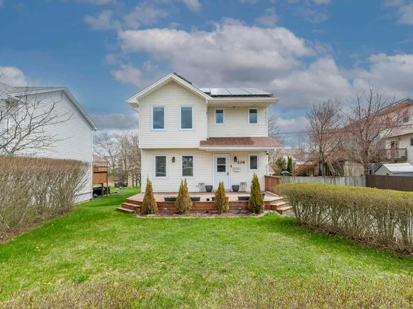 208 Breeze Dr, Dartmouth, NS B2X 3J7