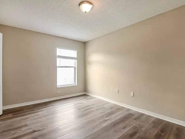 932 Vanderbilt Dr — Photo 13