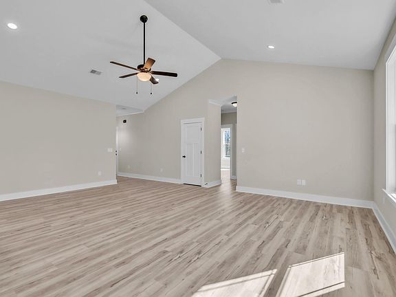 5th image of 109 Ashwood Ln