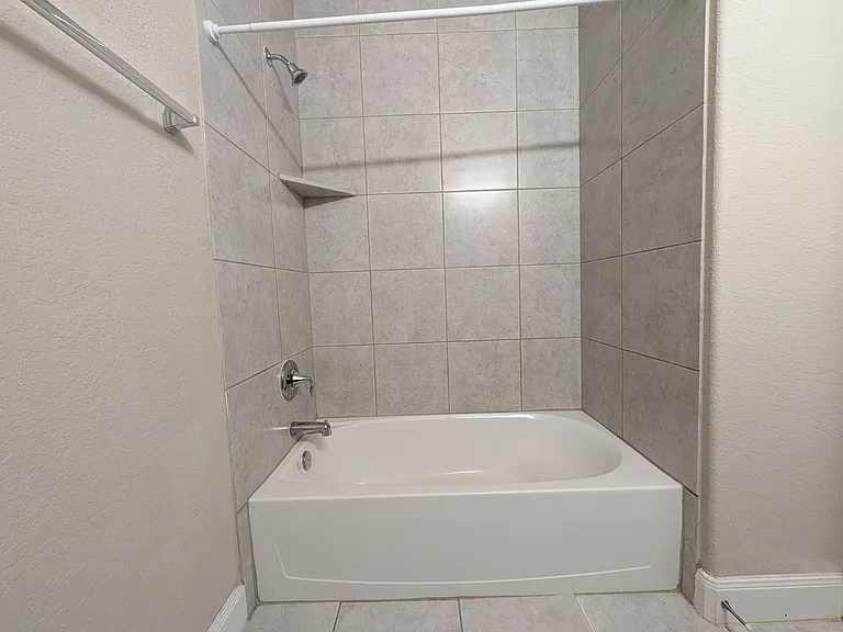 1209 Old FM 306 — Photo 19