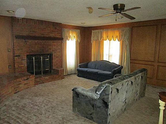 3rd image of 1614 County Road 2391