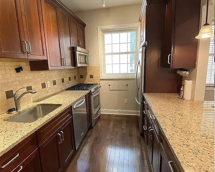 100 Garden St #2C — Photo 2