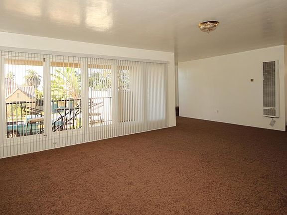 Open living room wih fireplace