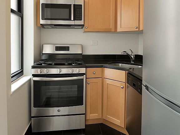 4th image of 166 2nd Ave #8LM