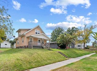 1857 E Ave NE, Cedar Rapids, IA 52402