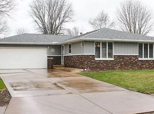 510 E Robinson St, Goodfield, IL 61742