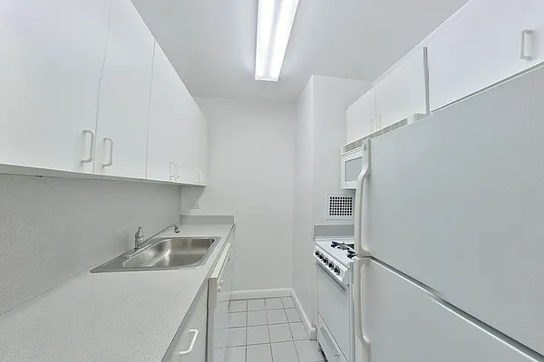 Rented by CitySites Real Estate Group | media 14