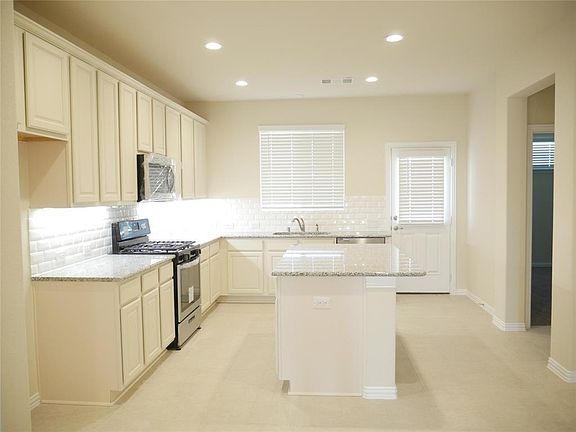 2nd image of 10430 Junction Peak Dr