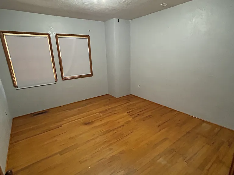 909 S Pleasant Ave — Photo 29