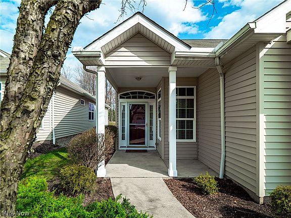 3rd image of 13834 Glenbrook Dr