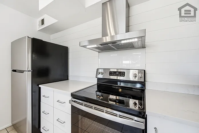 4711 N 15th Ave #3 — Photo 8